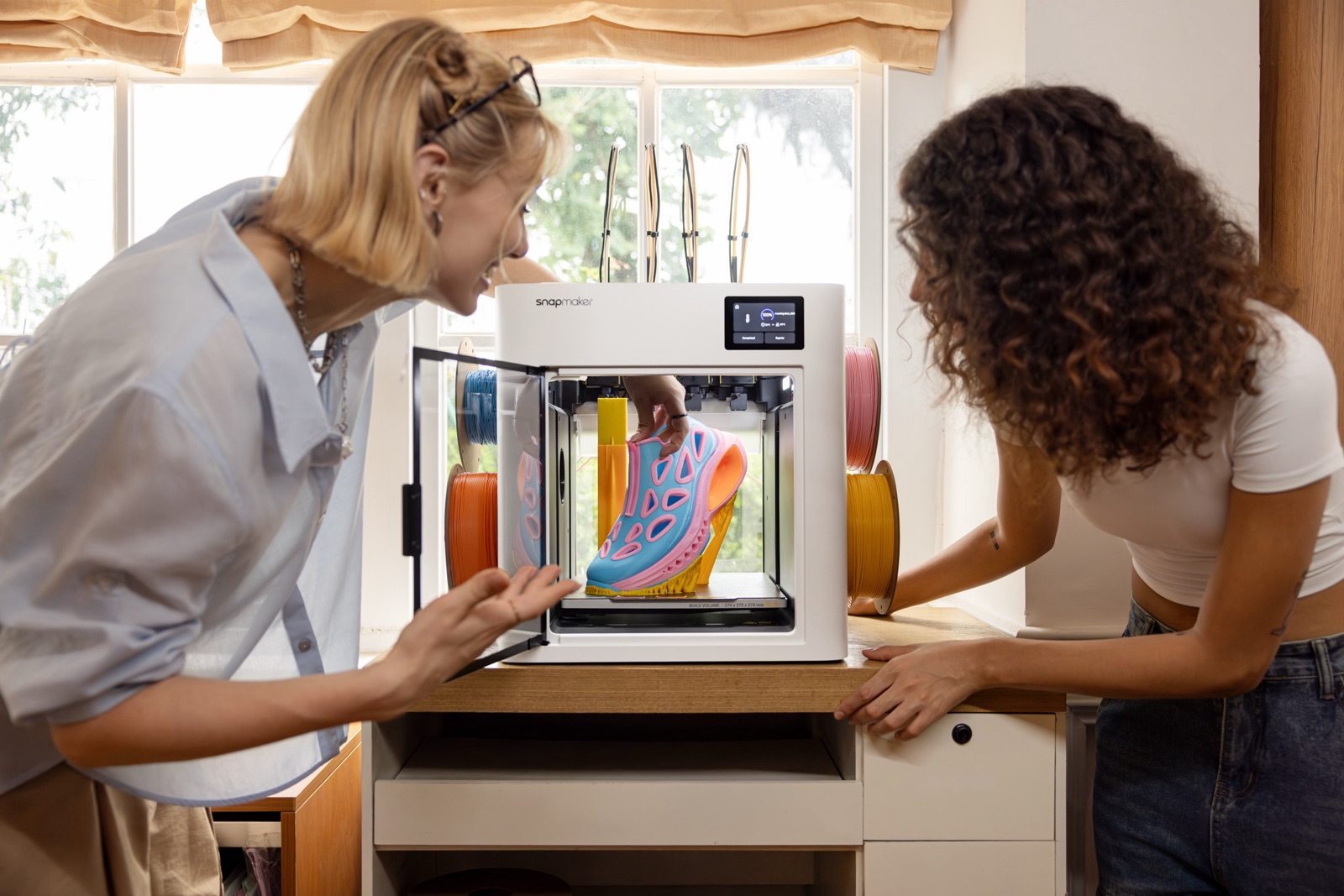 Tênis multicolorido impresso na Snapmaker U1